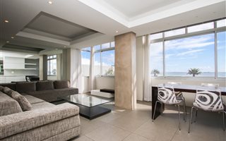 1.5 Bedroom Apartment in Mouille Point
