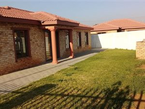 3 Bed Cluster in Riversdale