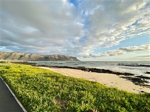 2 Bed Apartment in Greenways Golf Estate