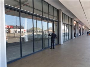 1389 m² Retail Space in Pinetown Central