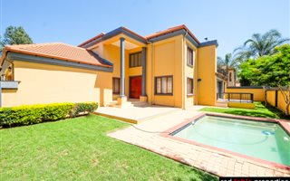 4 Bedroom House in Silver Lakes Golf Estate