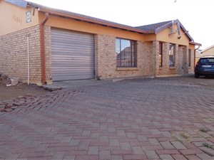 3 Bed House in Vista Park