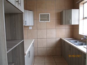 1.5 Bed Apartment in Springs Central
