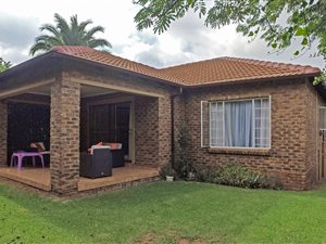 3 Bedroom Townhouse in Wilgeheuwel