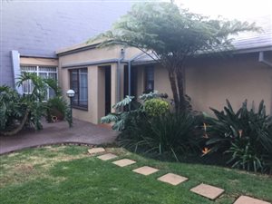157 m² Office Space in Waterkloof Ridge