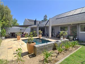 3 Bed House in Stuarts Hill