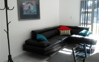 1 Bedroom Garden Cottage in Farrarmere