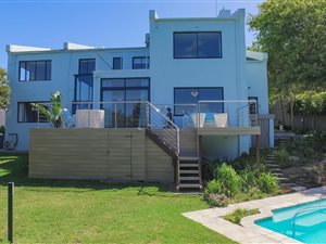 6 Bed House in Scott Estate