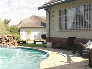 5 Bed House in Olivedale