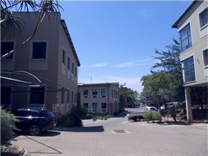 267 m² Office Space in Meyersdal