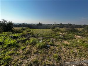 303 m² Land available in Mahlasedi Park