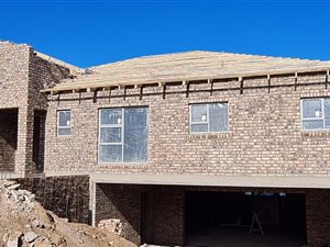 4 Bed House in Dana Bay