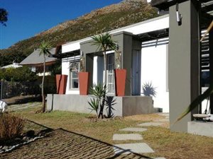 3 Bedroom House in Gordons Bay Central