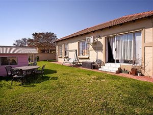 3 Bed Townhouse in Kyalami Hills