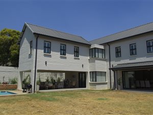 3 Bed Cluster in Bryanston