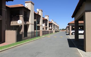 2 Bedroom Apartment in Van Dyk Park