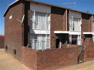 3 Bed Apartment in Grobler Park