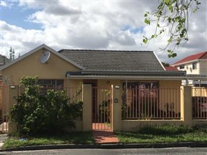3 Bed House in Penlyn Estate