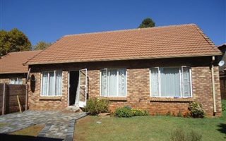 3 Bedroom Simplex in Rietvalleirand