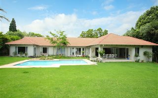 5 Bedroom House in Douglasdale
