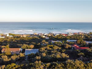 895 m² Land available in Cannon Rocks
