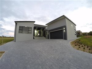 4 Bed House in Oubaai and surrounds