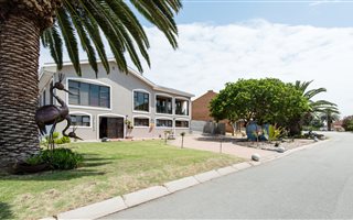 6 Bedroom House in Bay View