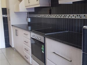 3 Bed Duplex in Arboretum