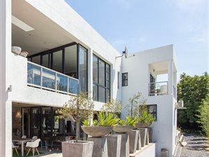 5 Bed House in Paarl Central West