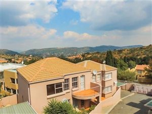 2 Bed Townhouse in Winchester Hills