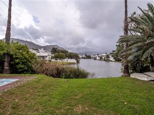 5 Bed House in Marina Da Gama