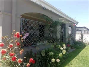 4 Bed House in Springs Central