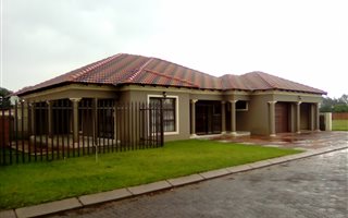 3 Bedroom House in Denneoord