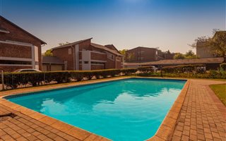 Bachelor apartment in Windsor East