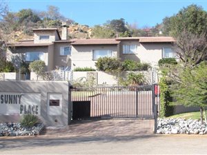 3 Bed Townhouse in Sunnyrock