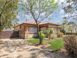 3 Bed House in Glenvarloch