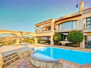 5 Bedroom House in Floracliffe