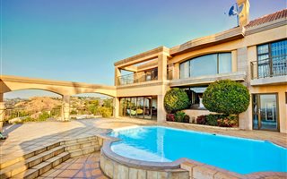 5 Bedroom House in Floracliffe