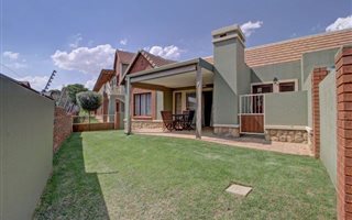 2 Bedroom Simplex in Olympus