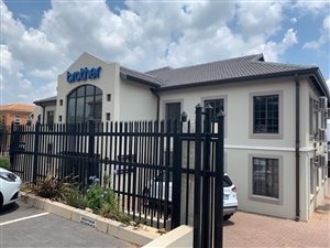 200 m² Office Space in Irene