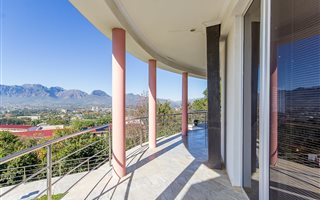 4 Bedroom House in Paarl Central East