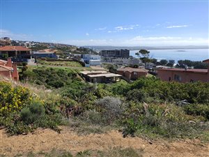 908 m² Land available in De Bakke