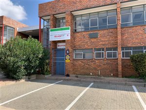 387 m² Industrial space in Strydompark