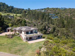 4 Bed House in Simola