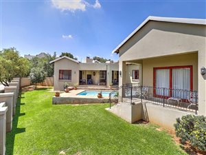 4 Bed House in Ruimsig