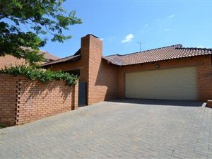 3 Bed House in Paramount Estate