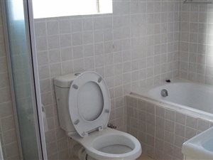 2 Bed Apartment in Fairview Golf Estate