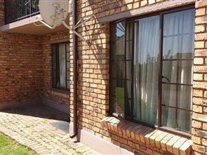 2 Bed Townhouse in Chloorkop