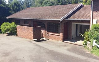 3 Bedroom Simplex in Montrose