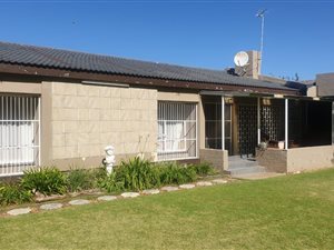 3 Bed House in Flamingo Park